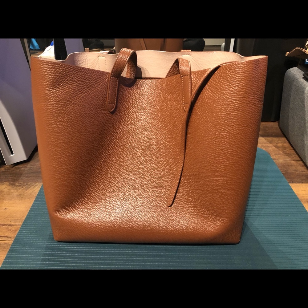 Cuyana Structured Leather Tote Bag + Organizer Insert